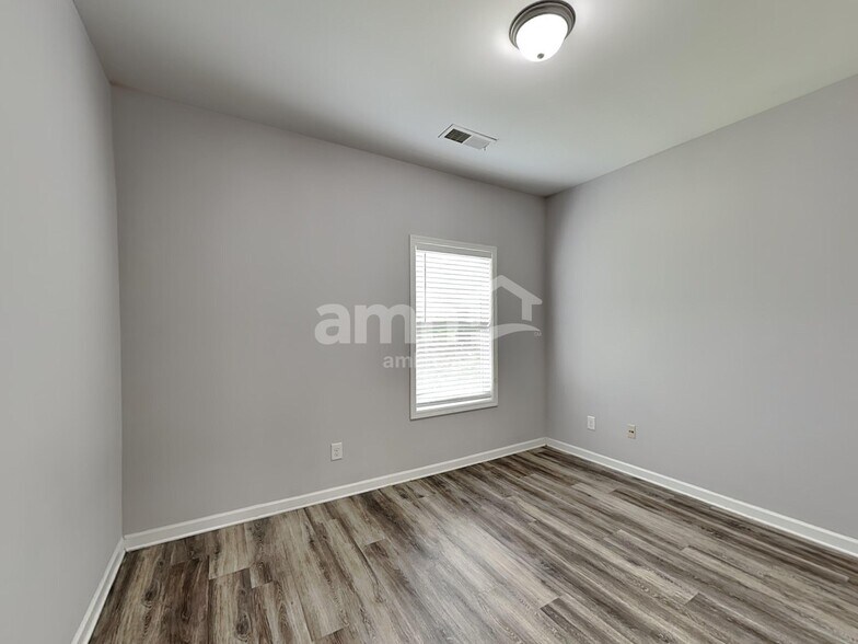 Building Photo - 3613 Walking Stick Way NE