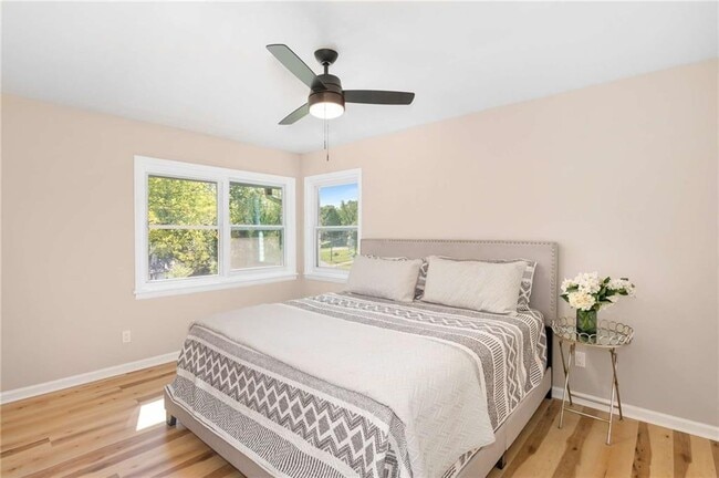 Building Photo - 3646 Rock Springs Dr