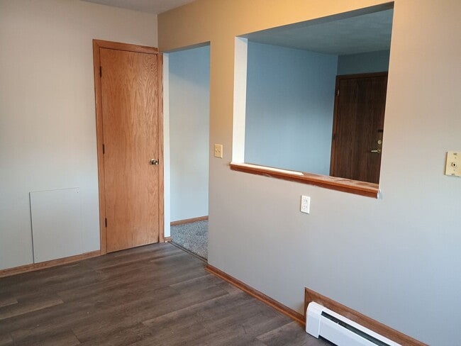 Building Photo - 1 Bedroom 1 Bath in Owatonna