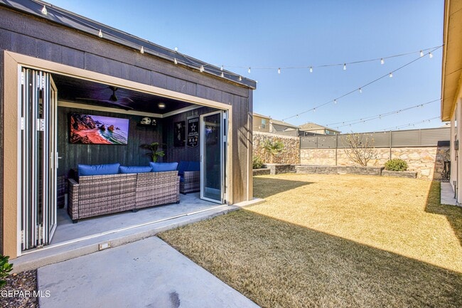 Building Photo - 1621 Sam Dominguez St