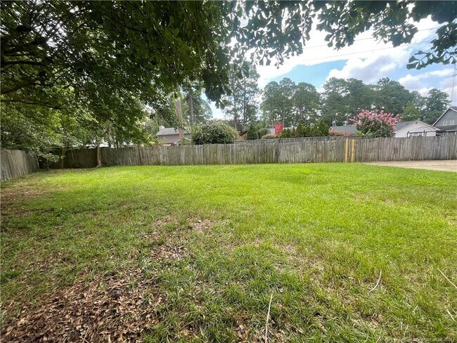 Building Photo - 5701 Paradise Ct