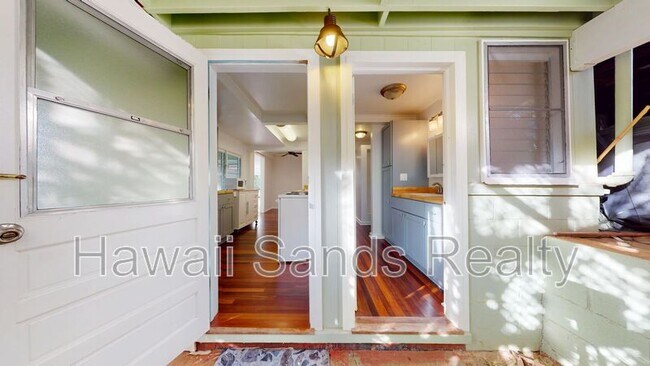 Building Photo - 3009 Alencastre Pl