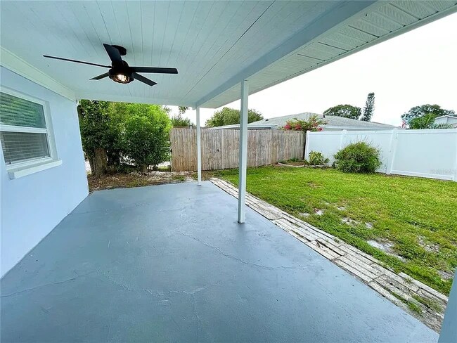 Building Photo - 1806 Ironwood Ct W