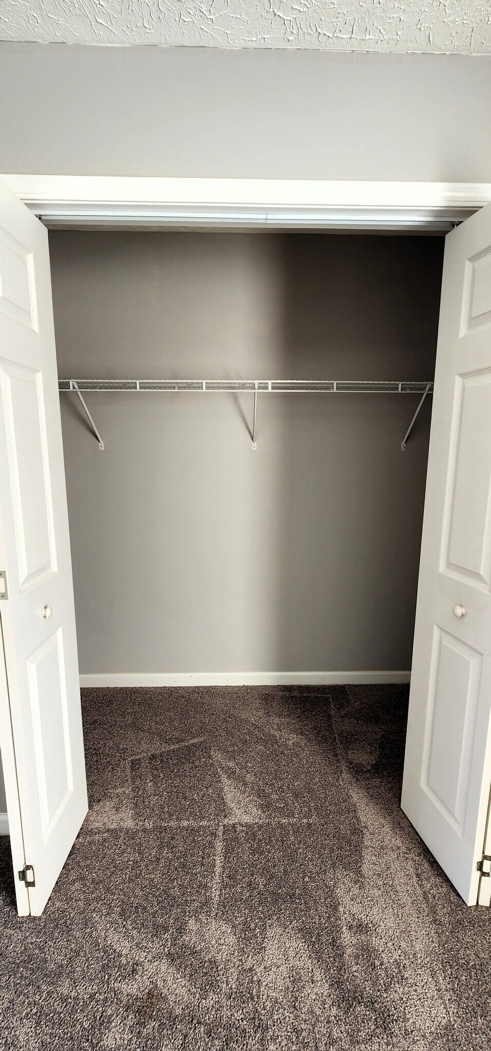 Building Photo - 1984 River Vista Cir