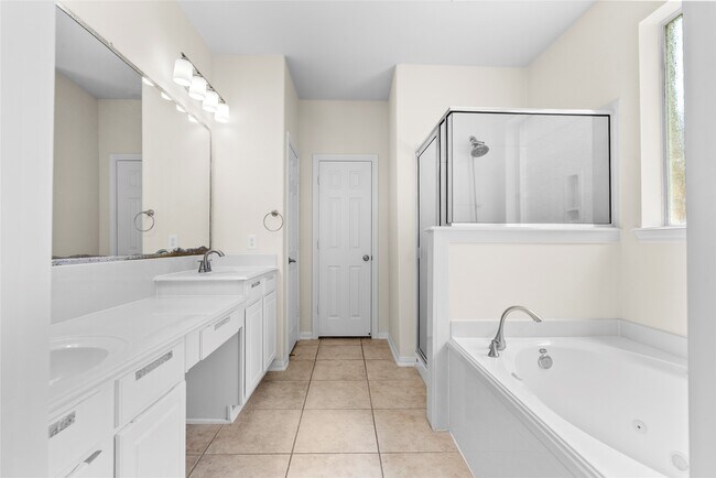 Building Photo - 6407 Pine Rest Dr