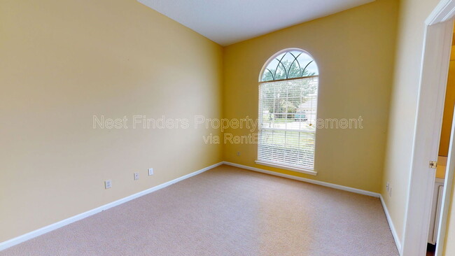 Building Photo - 11861 Lake Fern Dr