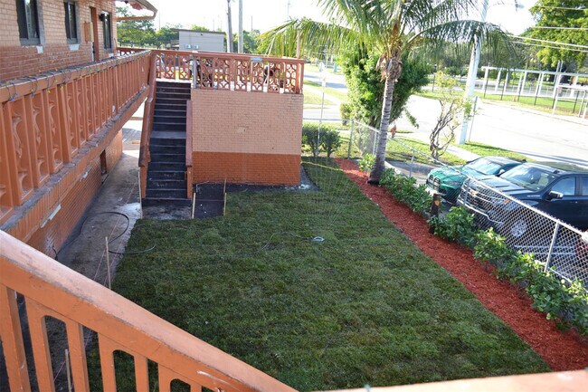 Building Photo - 940 NW 8th Ave