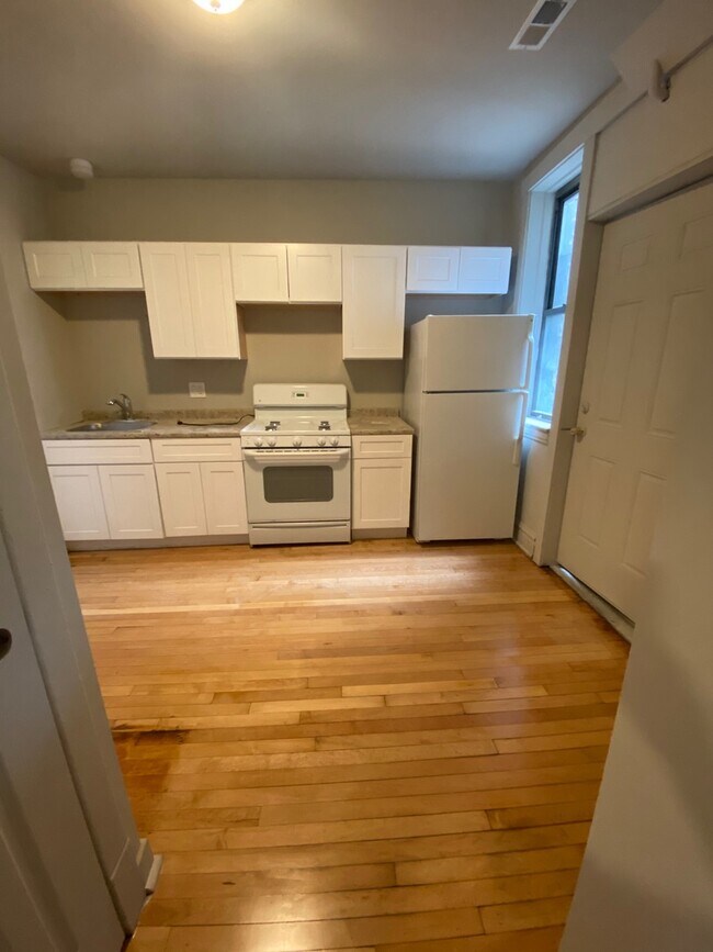 Building Photo - 5018 W 18th St