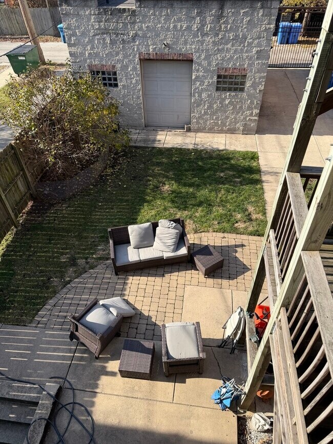 Building Photo - 6220 S Kimbark Ave