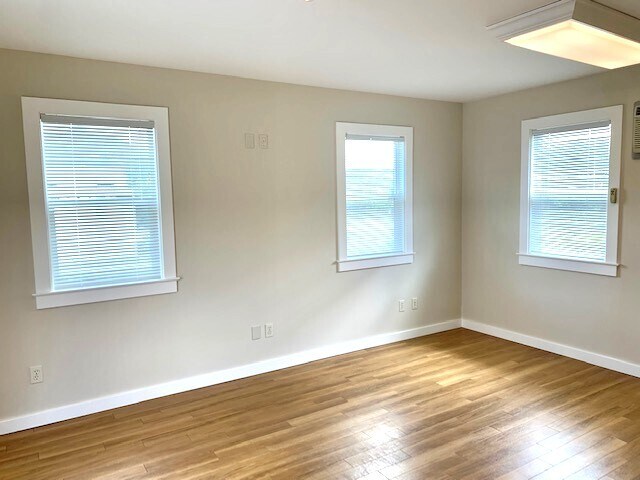 Studio/2nd Bedroom - 871 A Dowdell Ln