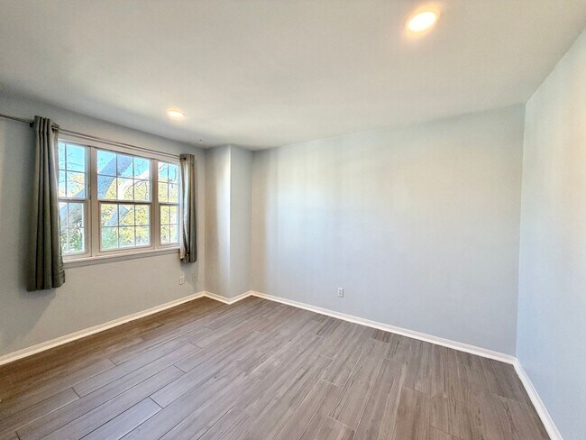 Building Photo - 2 bedroom 2 bathroom Condo in Mallory Square South Tampa!!