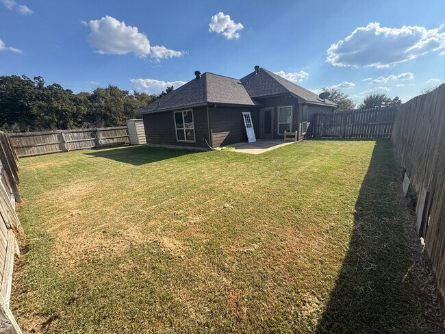 Building Photo - Quiet 3/2 House in Meadowcreek w/ Aug Move in!