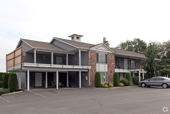 Building Photo - Crystal Grove Apartments