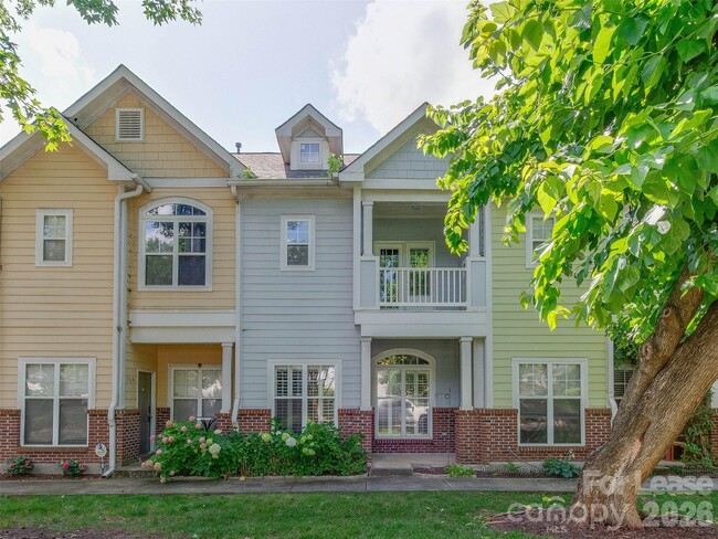 Building Photo - 1571 Pecan Ave