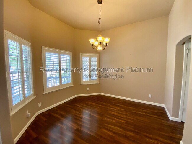 Building Photo - 7115 N Cecelia Ave
