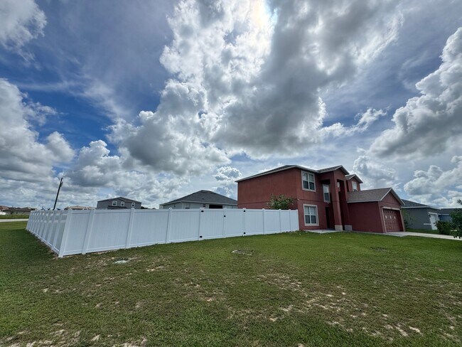 Building Photo - FULLY FENCED YARD + SOLAR PANELS + WATER F...