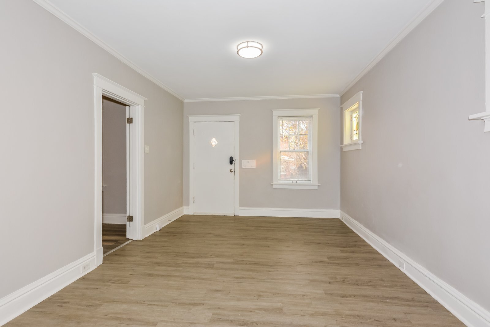 Building Photo - 4021 S Spring Ave