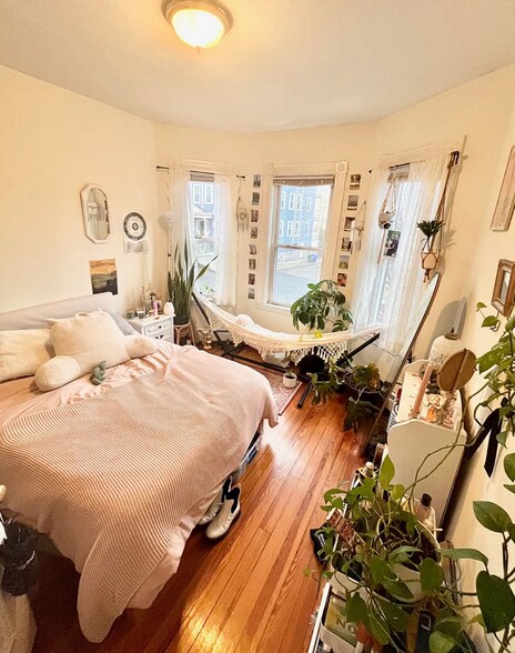 Building Photo - 12 Bucknam St