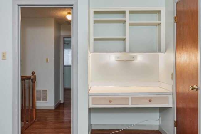 Building Photo - 8401 Tecumseh Dr