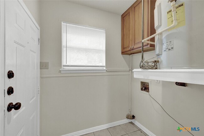 Building Photo - 334 Craddock Ave