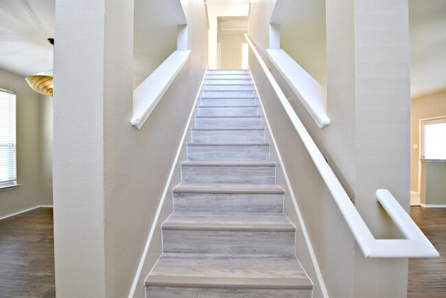 Building Photo - 14412 Ballycastle Trail