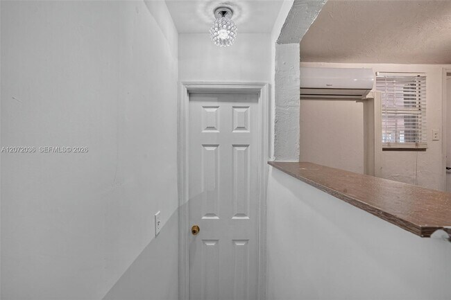Building Photo - 3375 SW 29th Terrace
