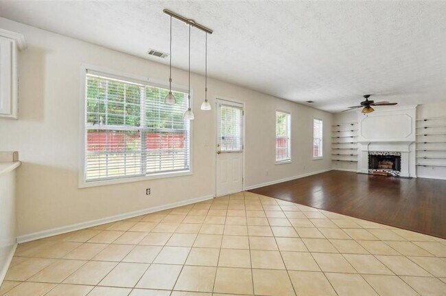 Building Photo - 4255 Old House Dr