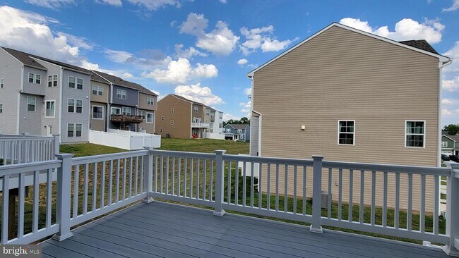 Building Photo - 39 Stafford Pl