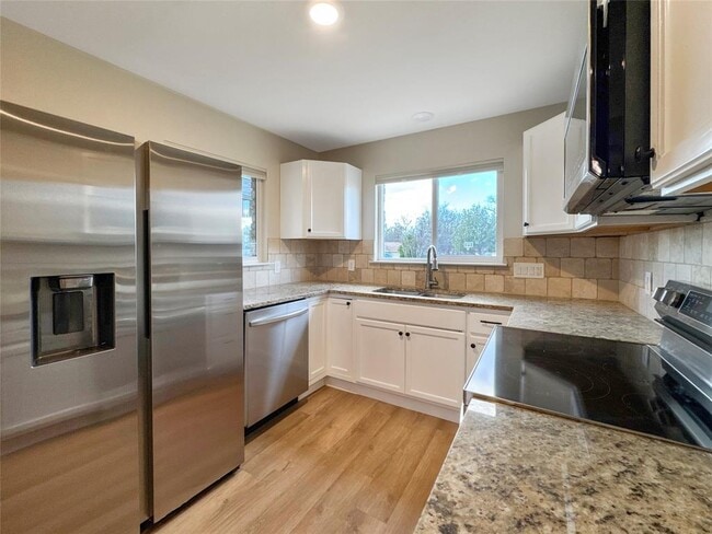 Building Photo - 1502 Glen Burnie Dr