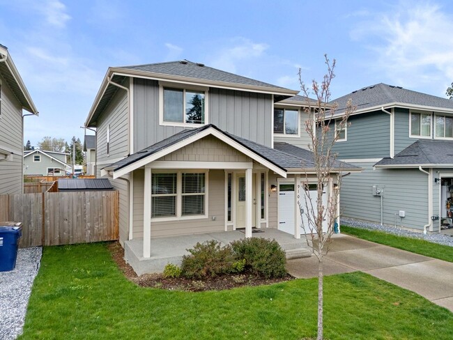 Building Photo - Modern 4-Bed Tacoma Home | Energy Efficien...