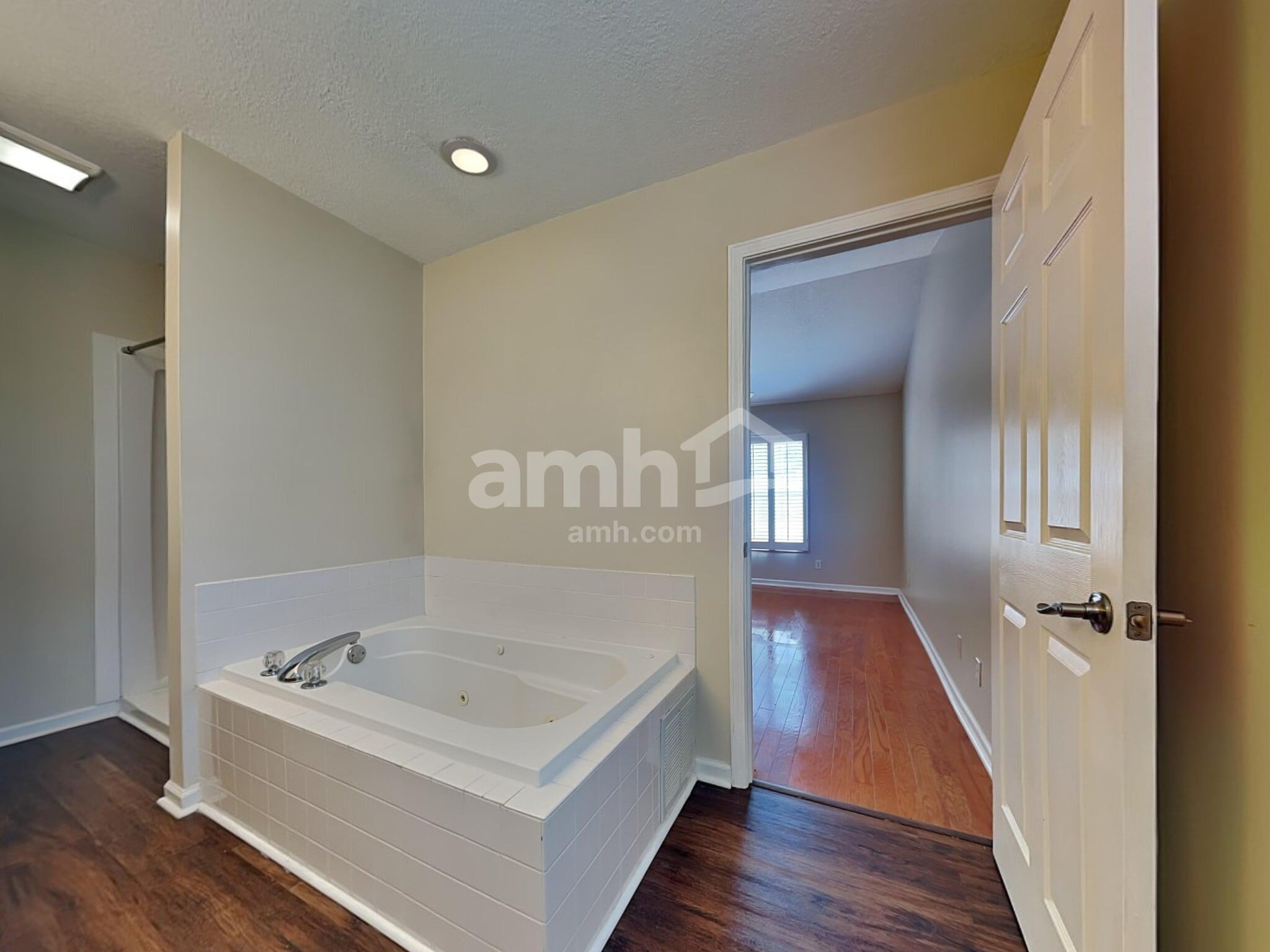 Building Photo - 1710 Stilwell Cir