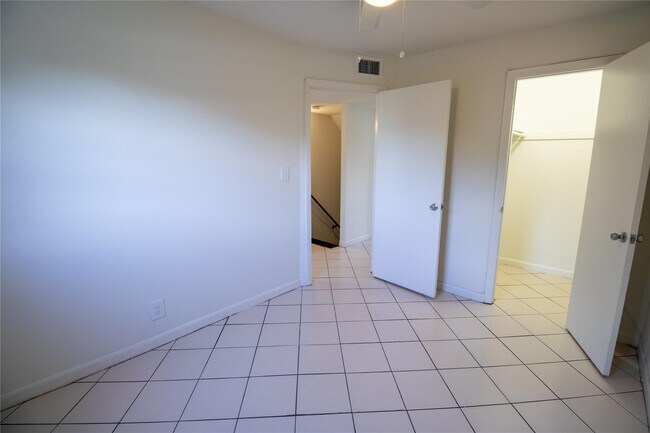 Building Photo - 1505 SW 2nd St