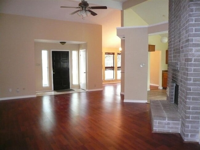 Building Photo - 21603 Meadowhill Dr