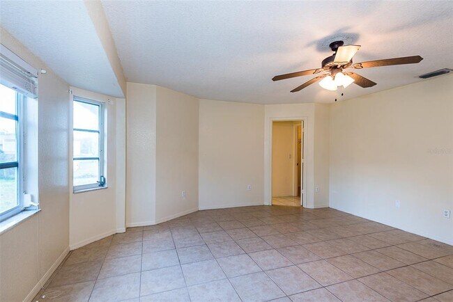 Building Photo - 504 Vannell St