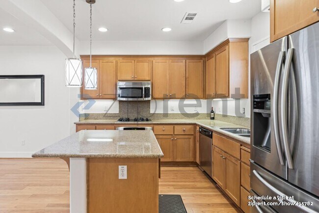 Building Photo - 4 Muller Pl