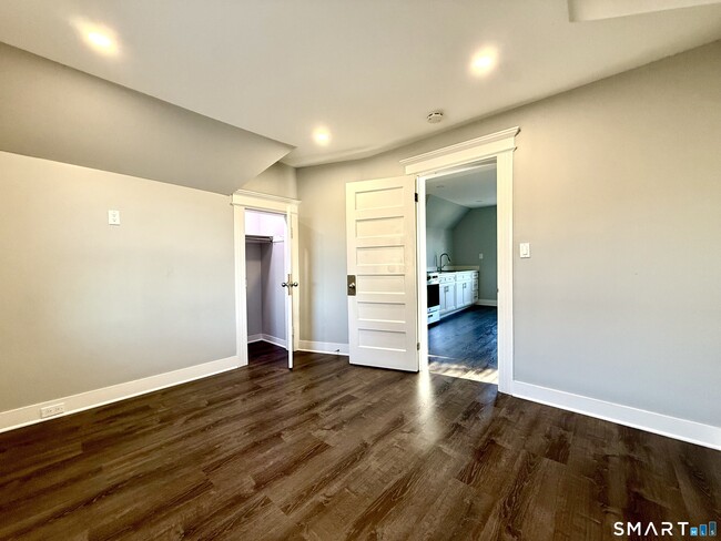 Building Photo - 7 Burritt Ave