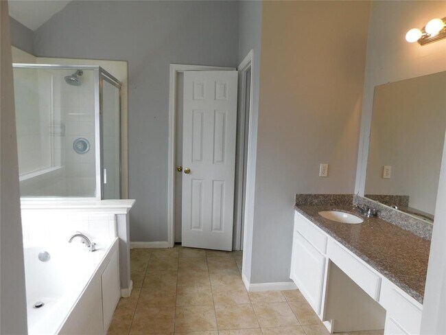 Building Photo - 2914 Bluegrass Ct