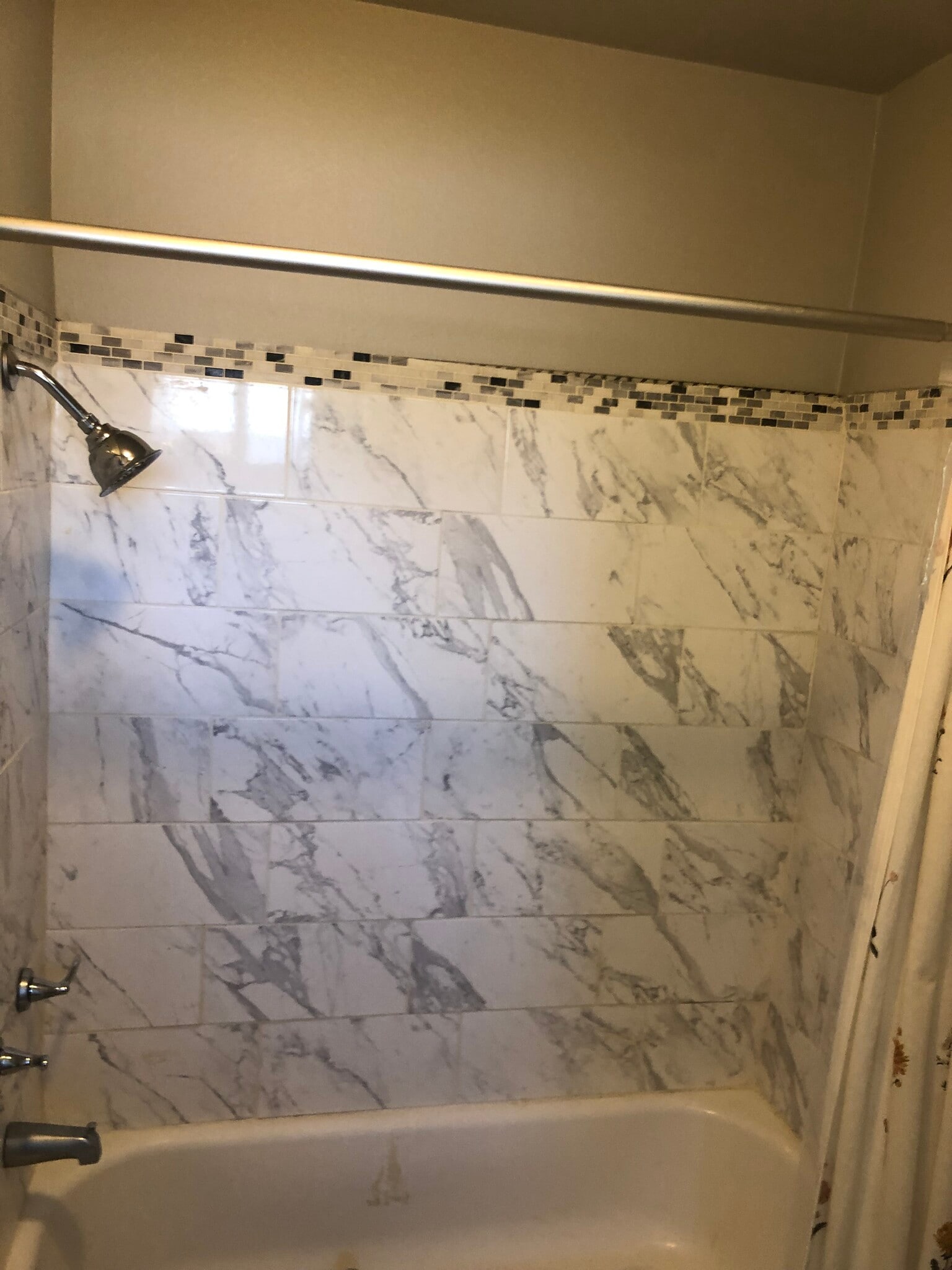 2nd bath - 662 Woodcrest Dr