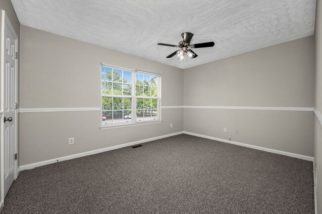 Building Photo - Hamlet Square Townhomes Unit 2344A