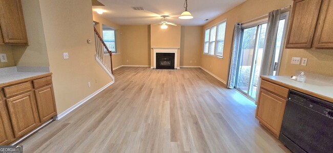 Building Photo - 11 Brookview Dr