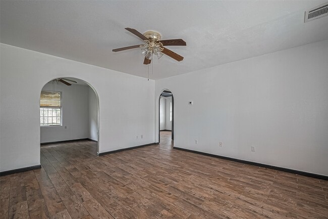 Building Photo - 423 Gammon Dr