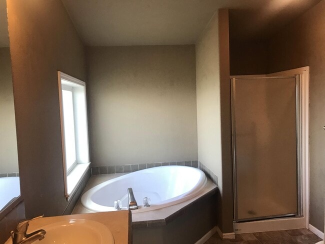 Building Photo - 127 Merrimac Trail