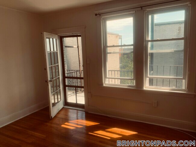 Primary Photo - 1630 Commonwealth Ave
