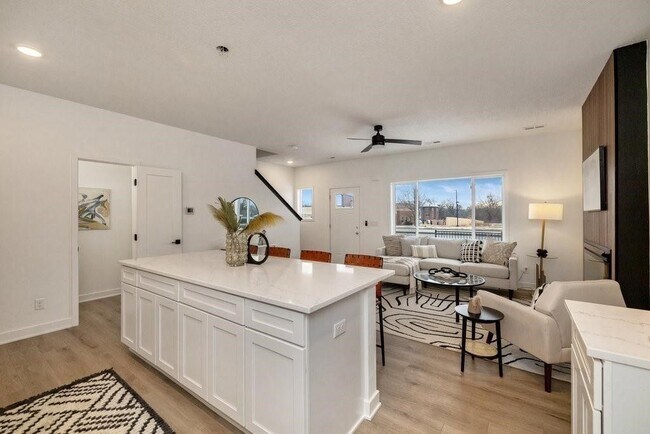 Building Photo - 6501 106th St