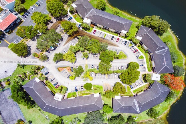 Building Photo - 9044 NW 28th Dr