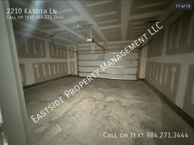 Building Photo - 2210 Kasota Ln