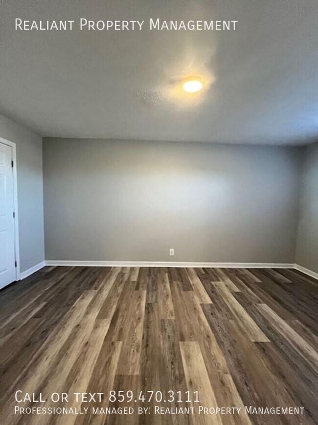 Building Photo - 2082 Fairmont Ct