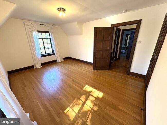 Building Photo - 515 Mt Salem Ave