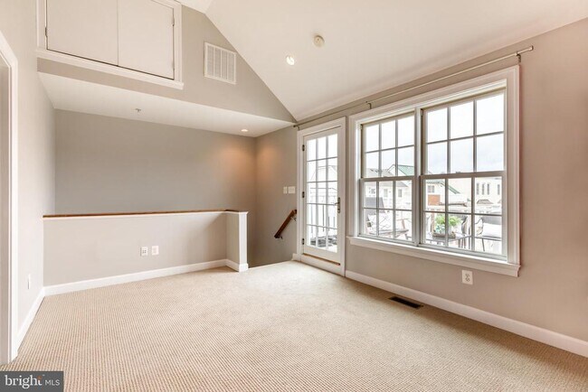 Building Photo - 1720 Carpenter Rd