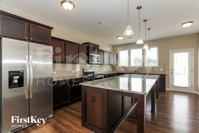 Building Photo - 505 Contentment Dr